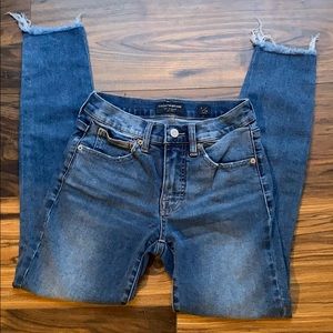 EUC lucky brand skinny jeans